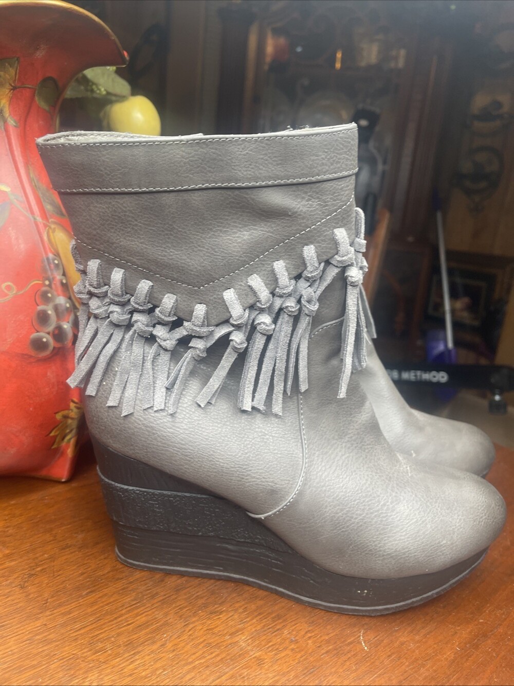 Sbicca Zepp Fringe Edgy Wedge Booties Size 10 Women’s Black Gray Boots Shoes